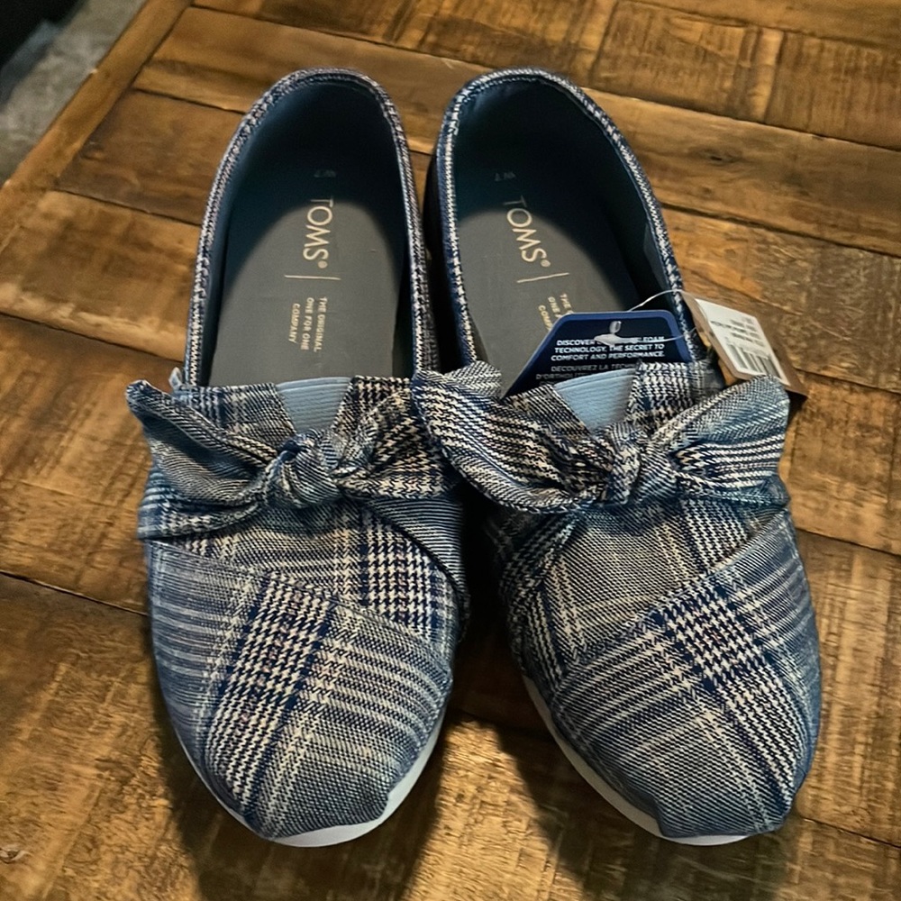 Navy plaid TOMS